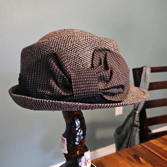 Accessories - Stylish Black and Gray Bowler Hat